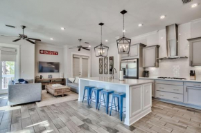 Seas the Day on Beautiful 30A with Marketplace Exclusive Community Pool &4 Bikes